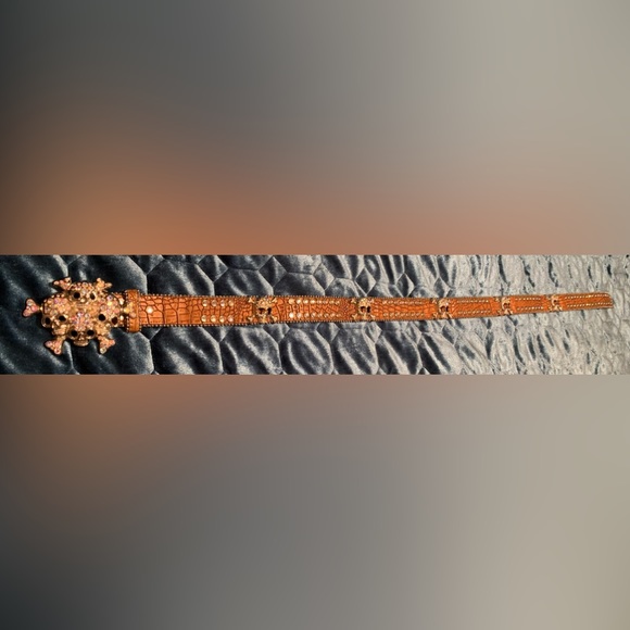 Sparkly rhinestone skull and bones blingy genuine leather belt - Picture 6 of 7